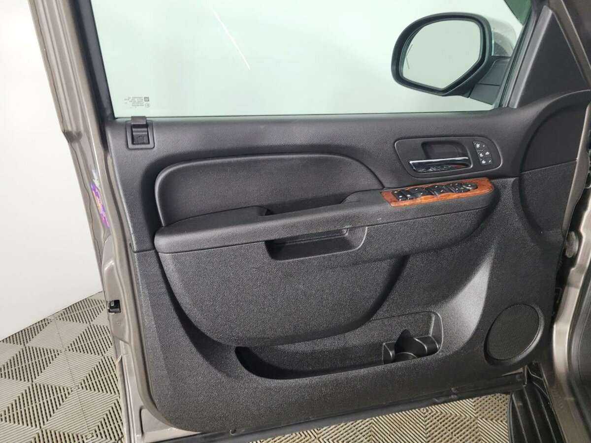 Купить Chevrolet Tahoe 6AT, 2013, 84 288 км, фото №7