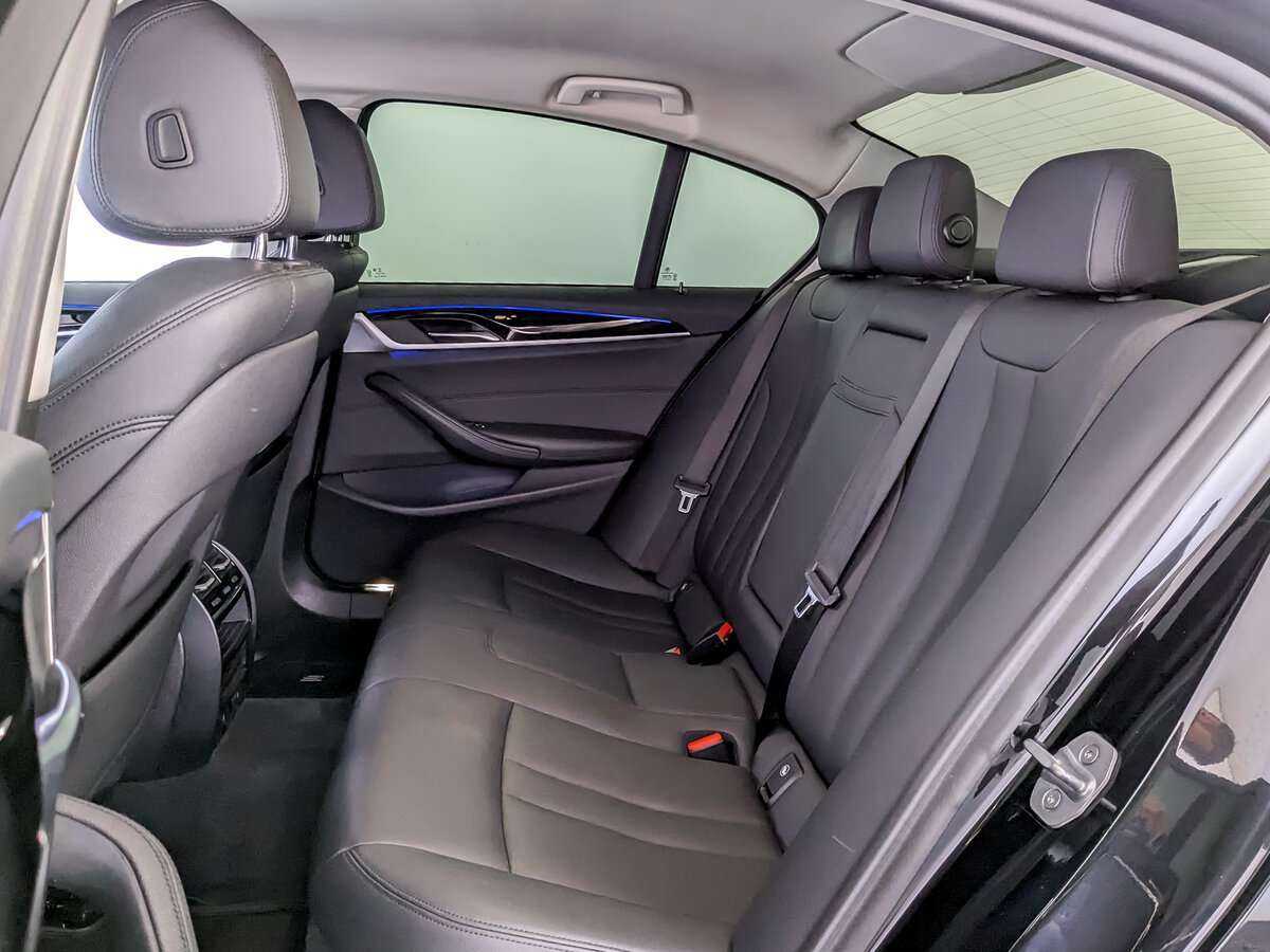 Купить BMW 5 серии 520d, 2019, 81 388 км, фото №12