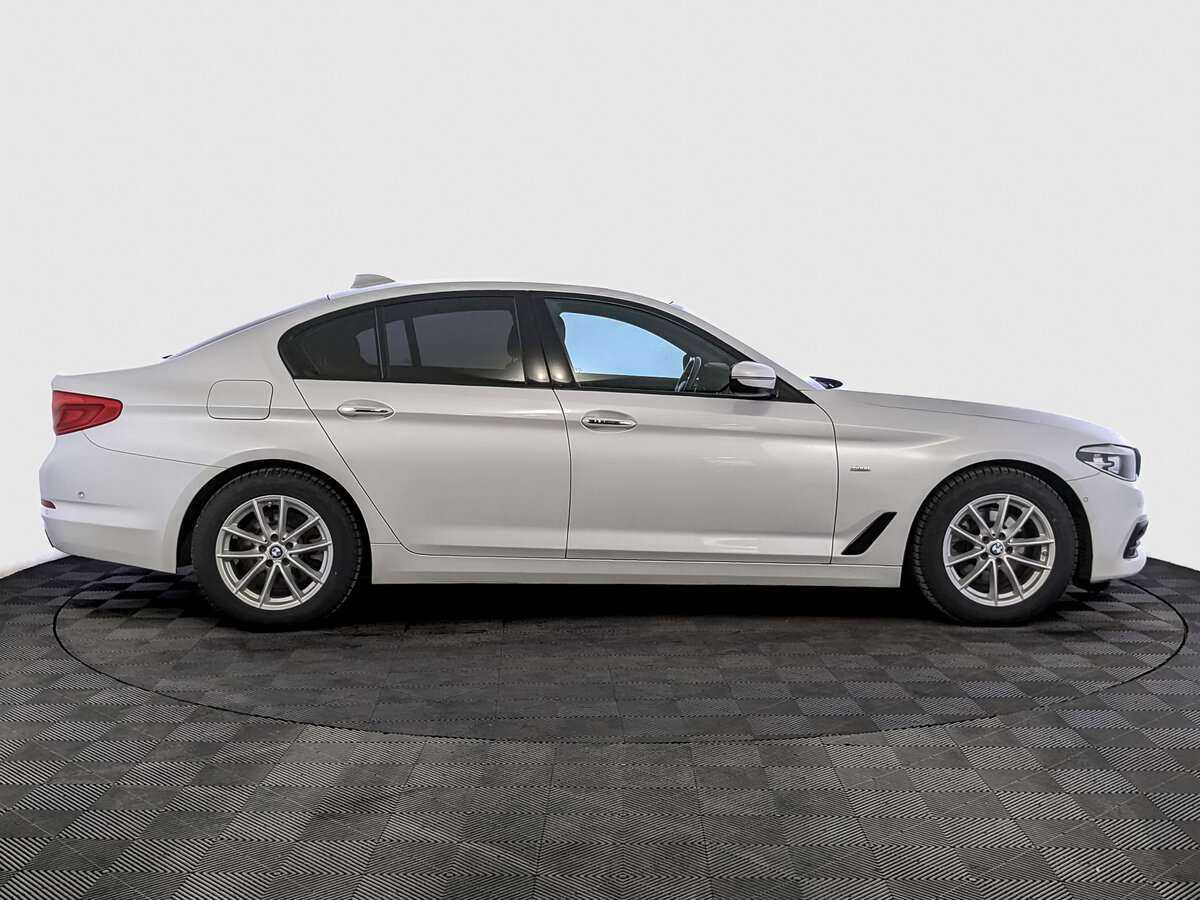 Купить BMW 5 серии 520d, 2017, 141 423 км, фото №4