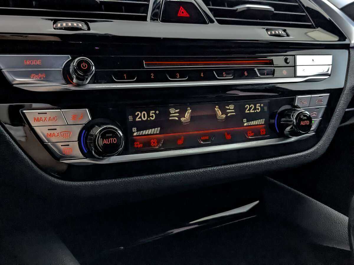 Купить BMW 5 серии 520d xDrive, 2017, 178 791 км, фото №17