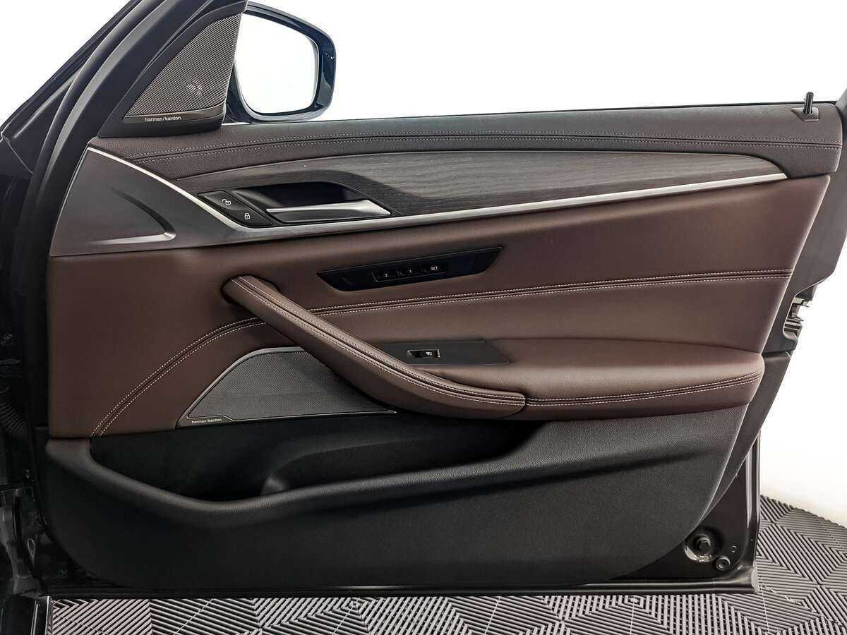 Купить BMW 5 серии 530d xDrive, 2020, 84 306 км, фото №19