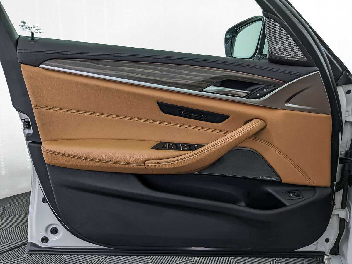 Купить BMW 5 серии 530i xDrive, 2019, 84 800 км, фото №14