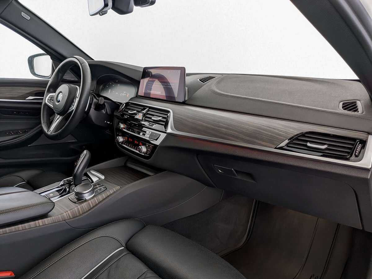 Купить BMW 5 серии 530d xDrive, 2019, 73 626 км, фото №9