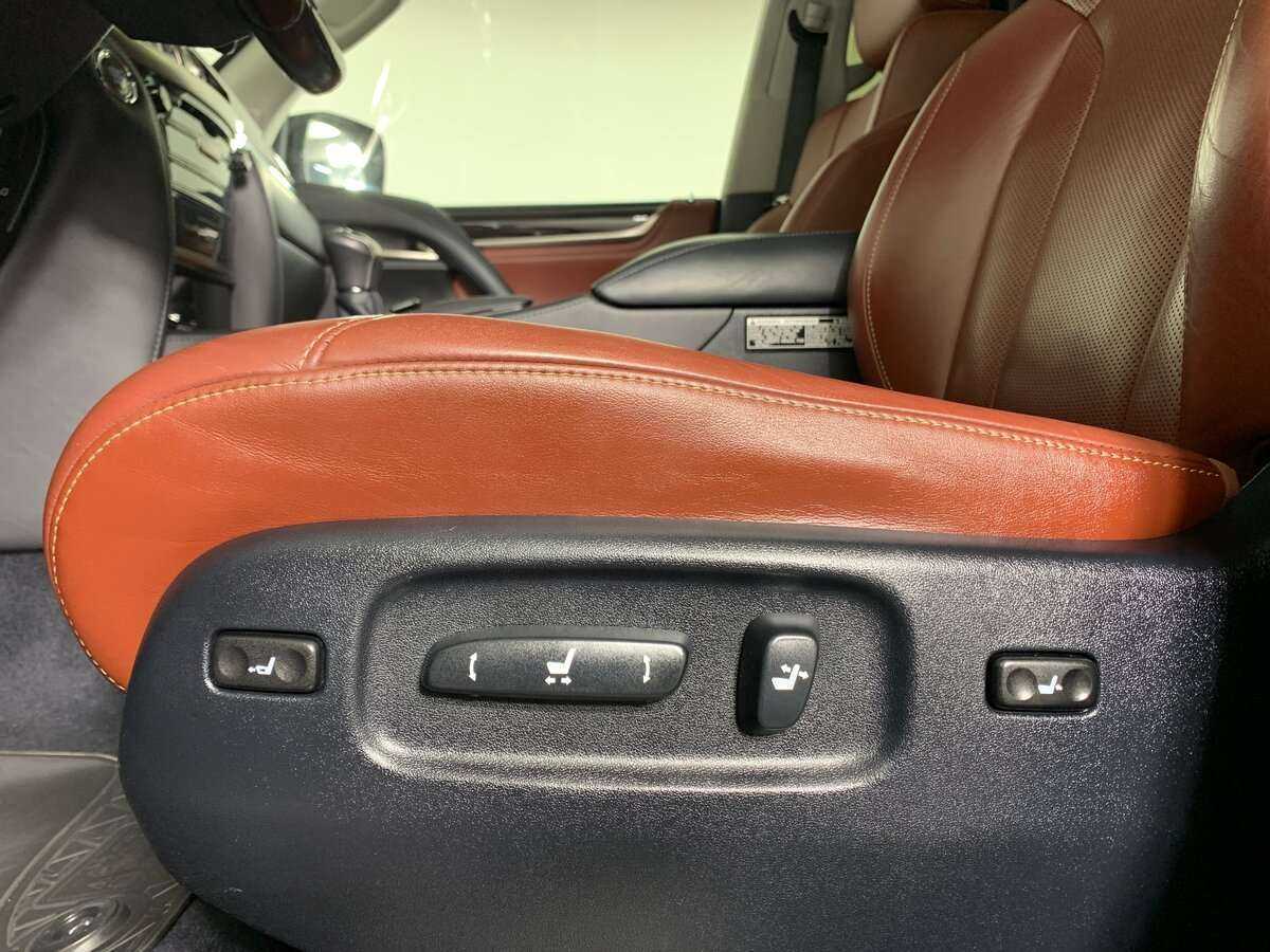 Купить Lexus LX 570, 2017, 153 919 км, фото №15