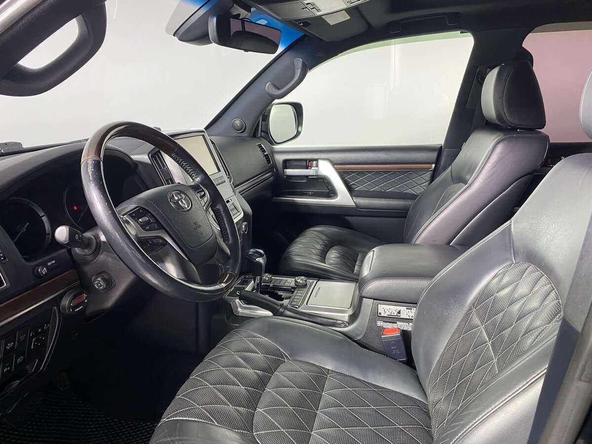 Купить Toyota Land Cruiser, 2017, 200 149 км, фото №5