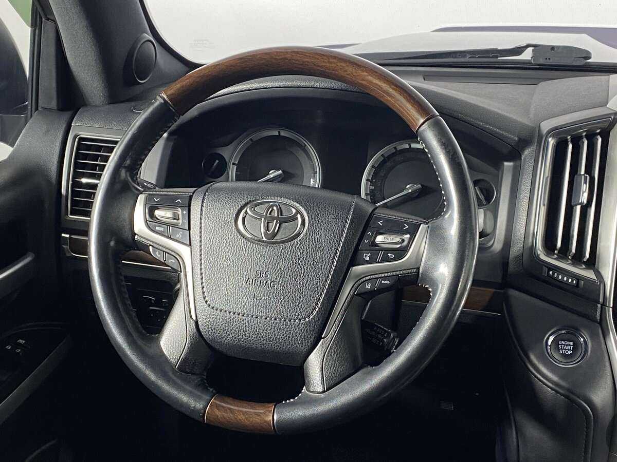 Купить Toyota Land Cruiser, 2017, 200 149 км, фото №8
