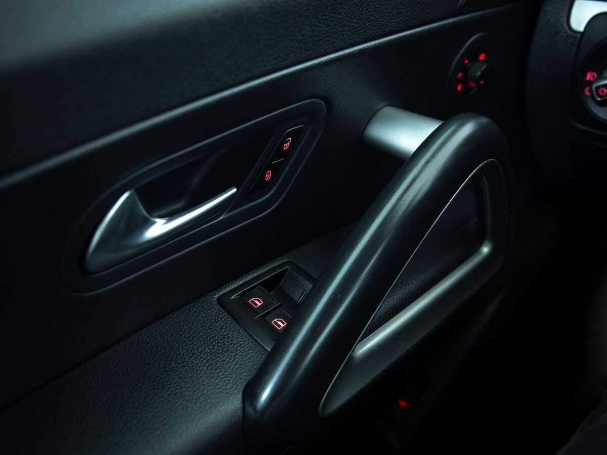 Купить Volkswagen Scirocco, 2011, 120 352 км, фото №12