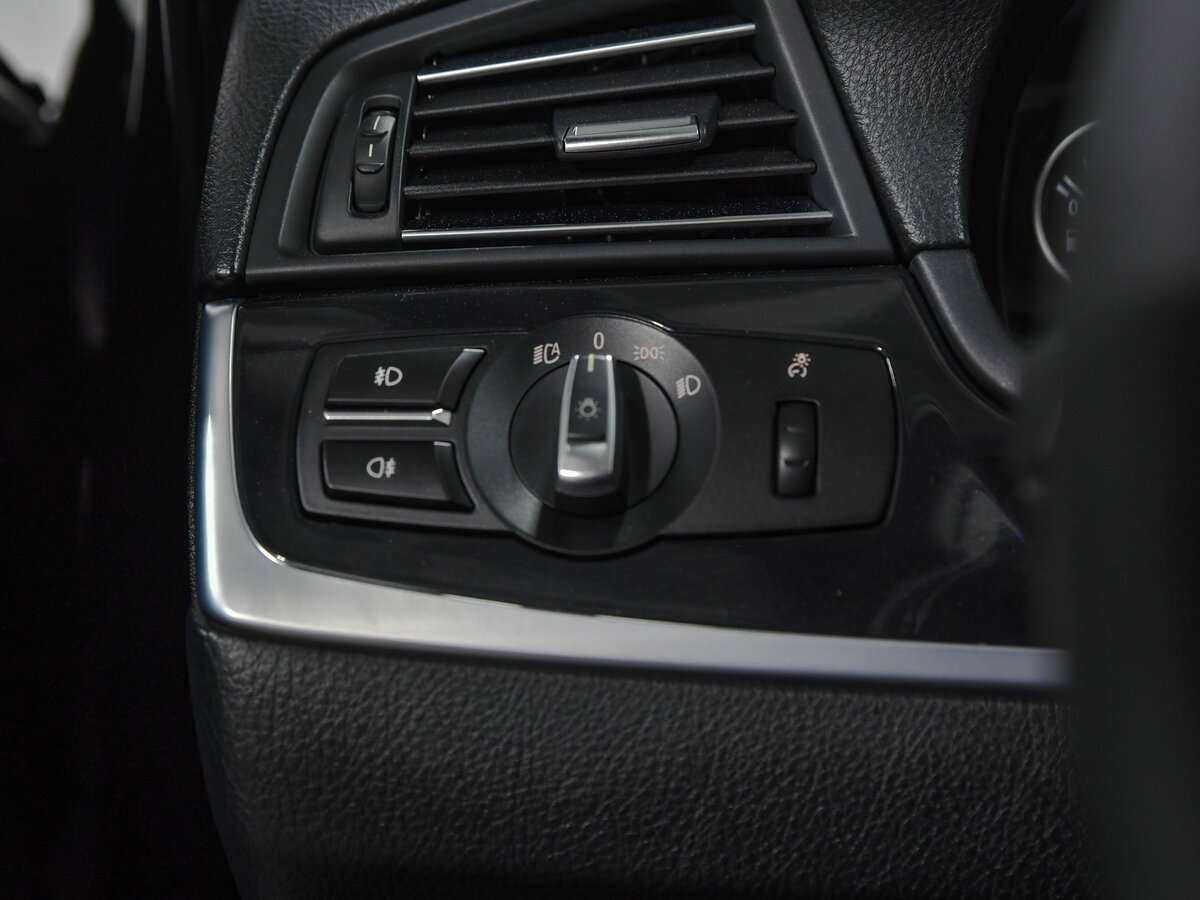 Купить BMW 5 серии 528i xDrive, 2013, 198 837 км, фото №12