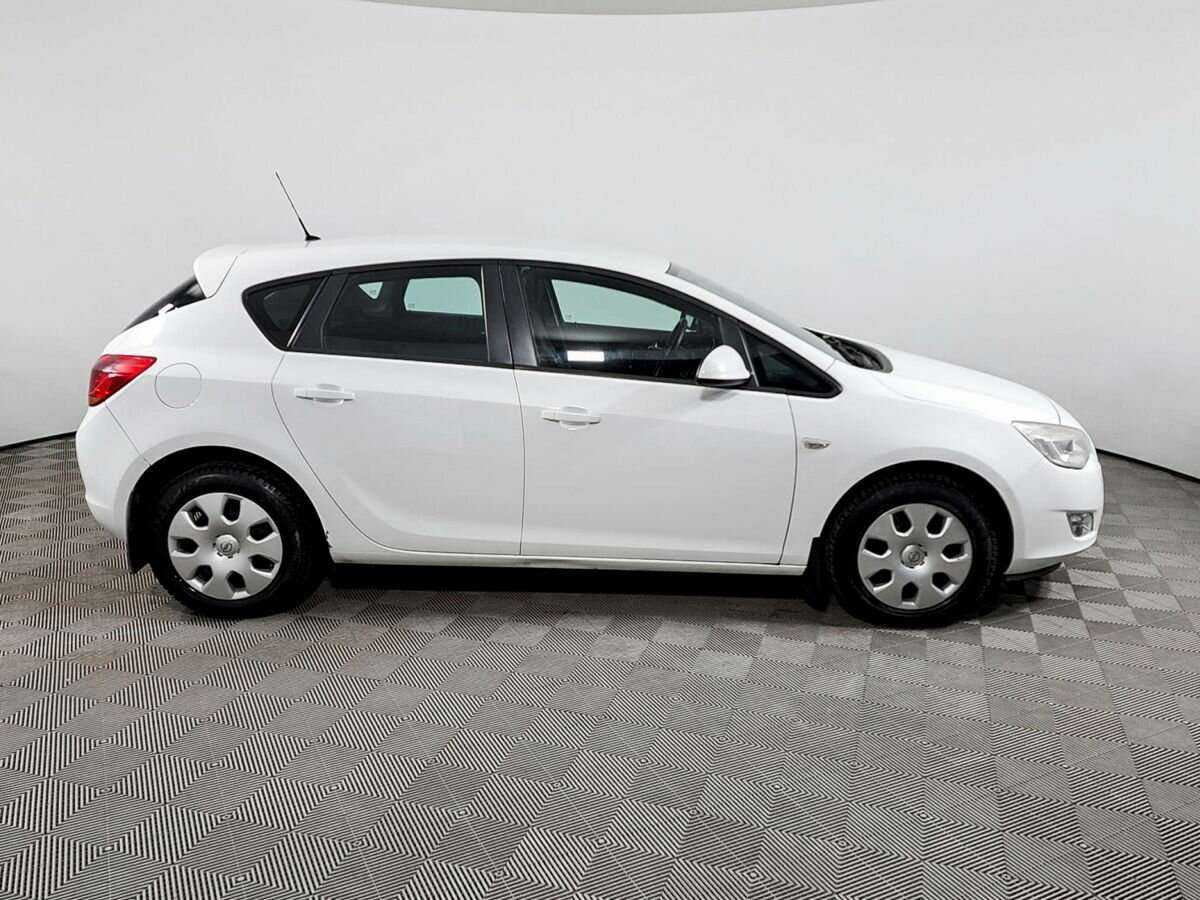 Купить Opel Astra, 2011, 165 120 км, фото №4