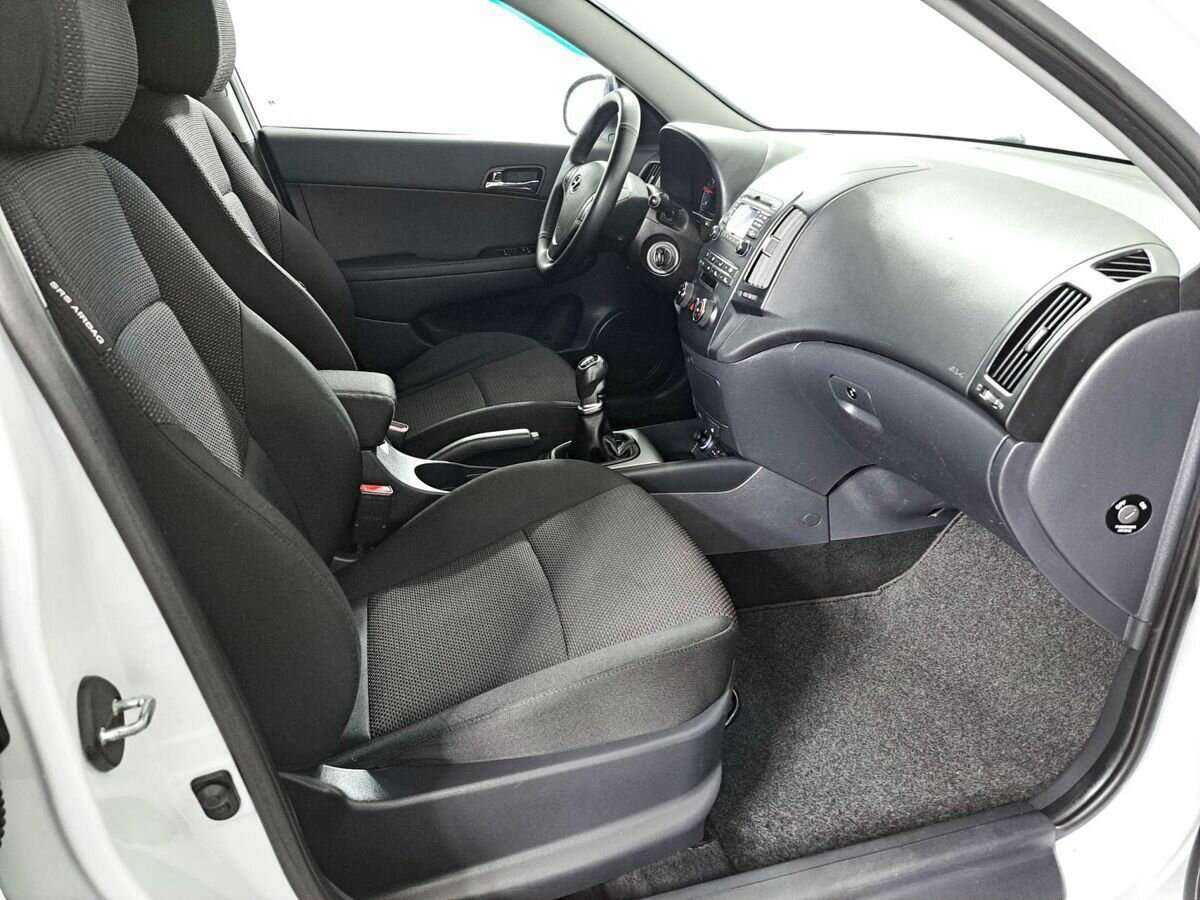 Купить Hyundai i30, 2011, 212 800 км, фото №11
