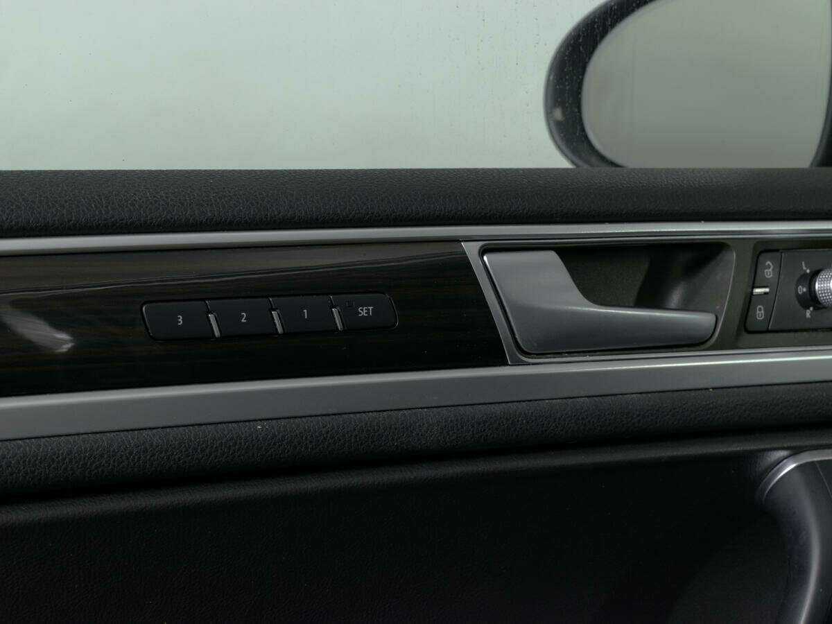 Купить Volkswagen Touareg, 2015, 57 619 км, фото №17