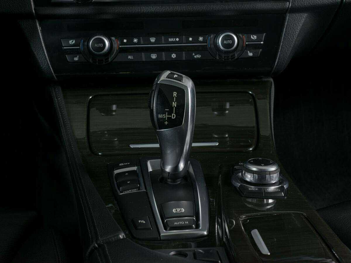 Купить BMW 5 серии 523i, 2011, 123 872 км, фото №15