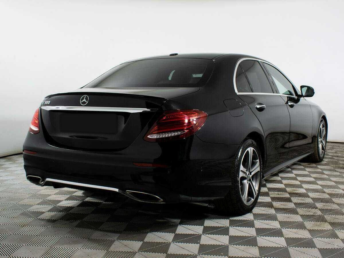 Купить Mercedes-Benz E-Класс 300, 2017, 129 604 км, фото №4