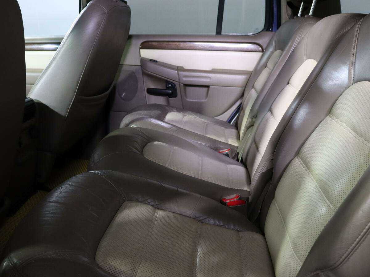 Купить Ford Explorer, 2002, 330 951 км, фото №8