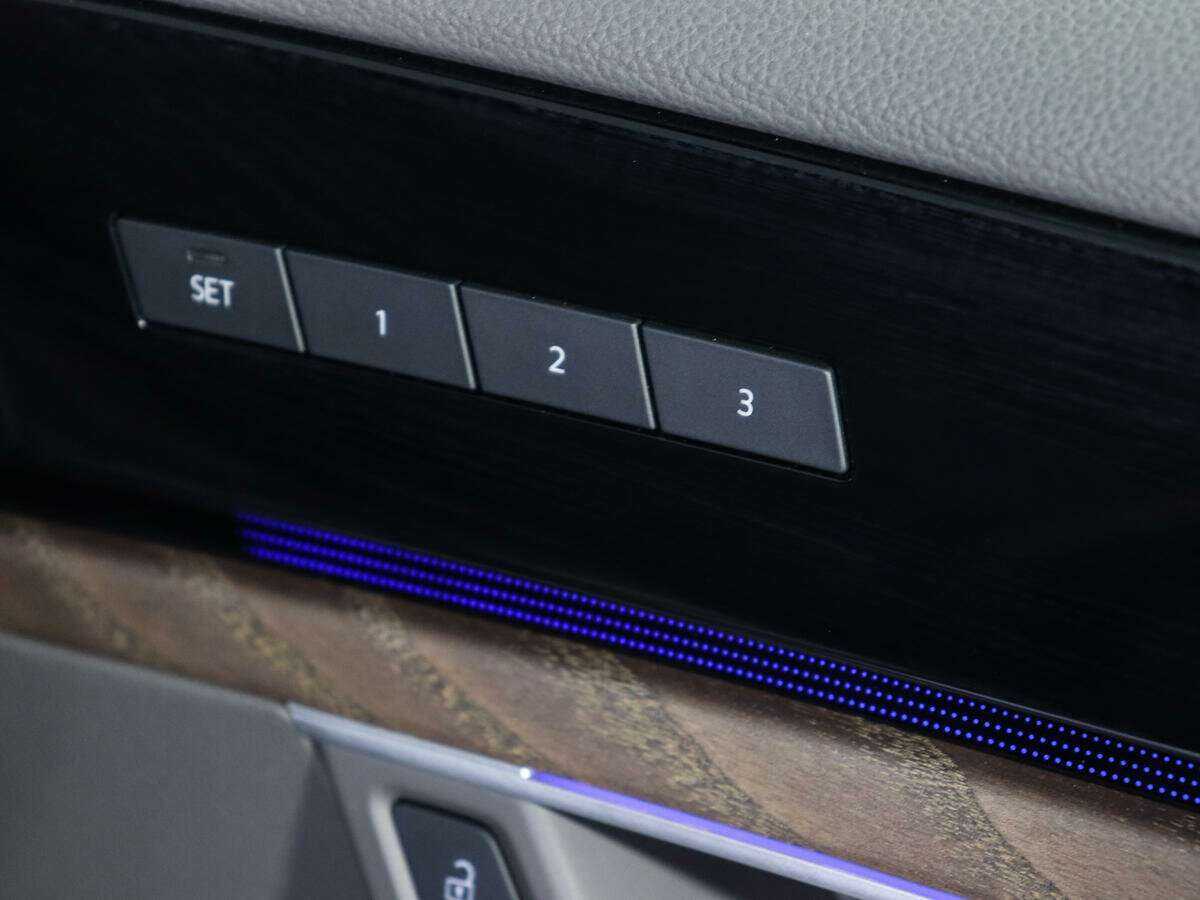 Купить Volkswagen Touareg, 2018, 38 398 км, фото №17