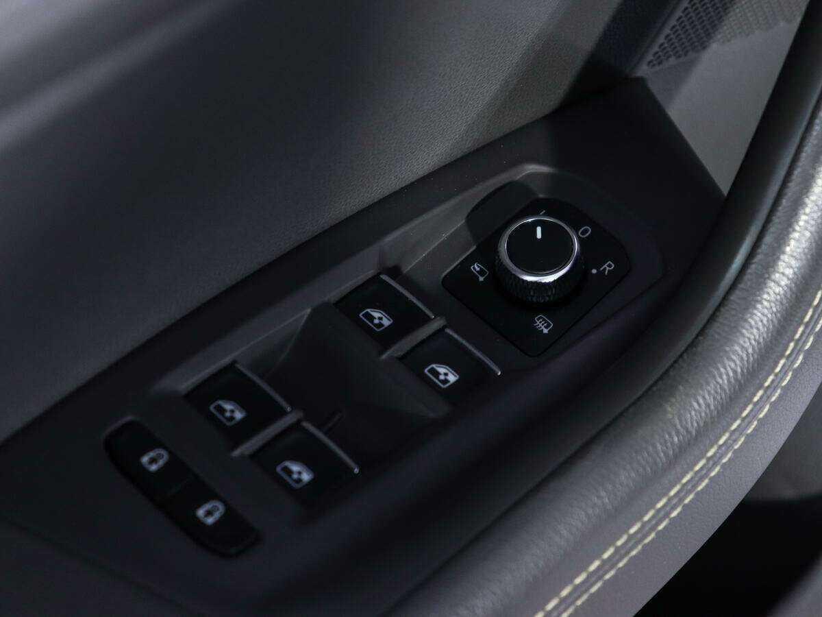 Купить Volkswagen Touareg, 2018, 38 398 км, фото №21