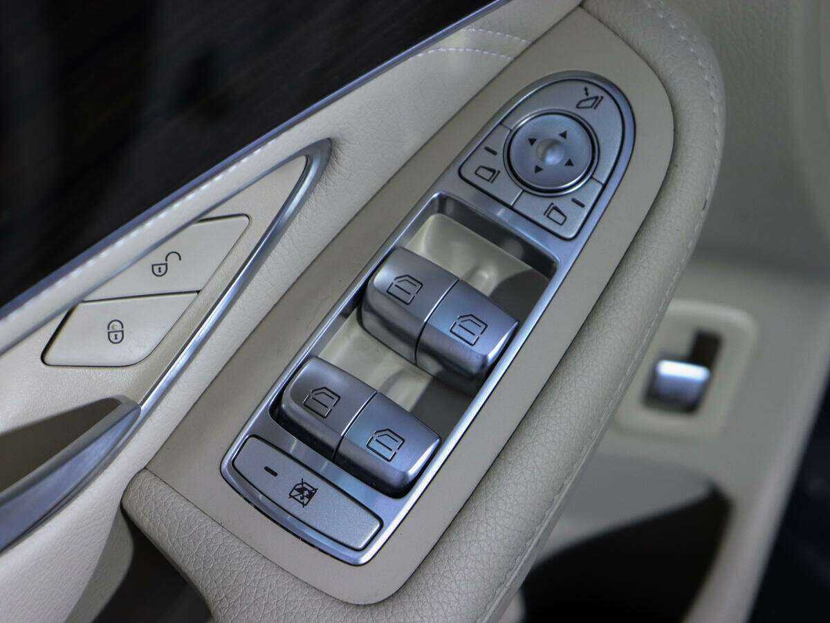 Купить Mercedes-Benz GLC 300, 2016, 139 936 км, фото №18