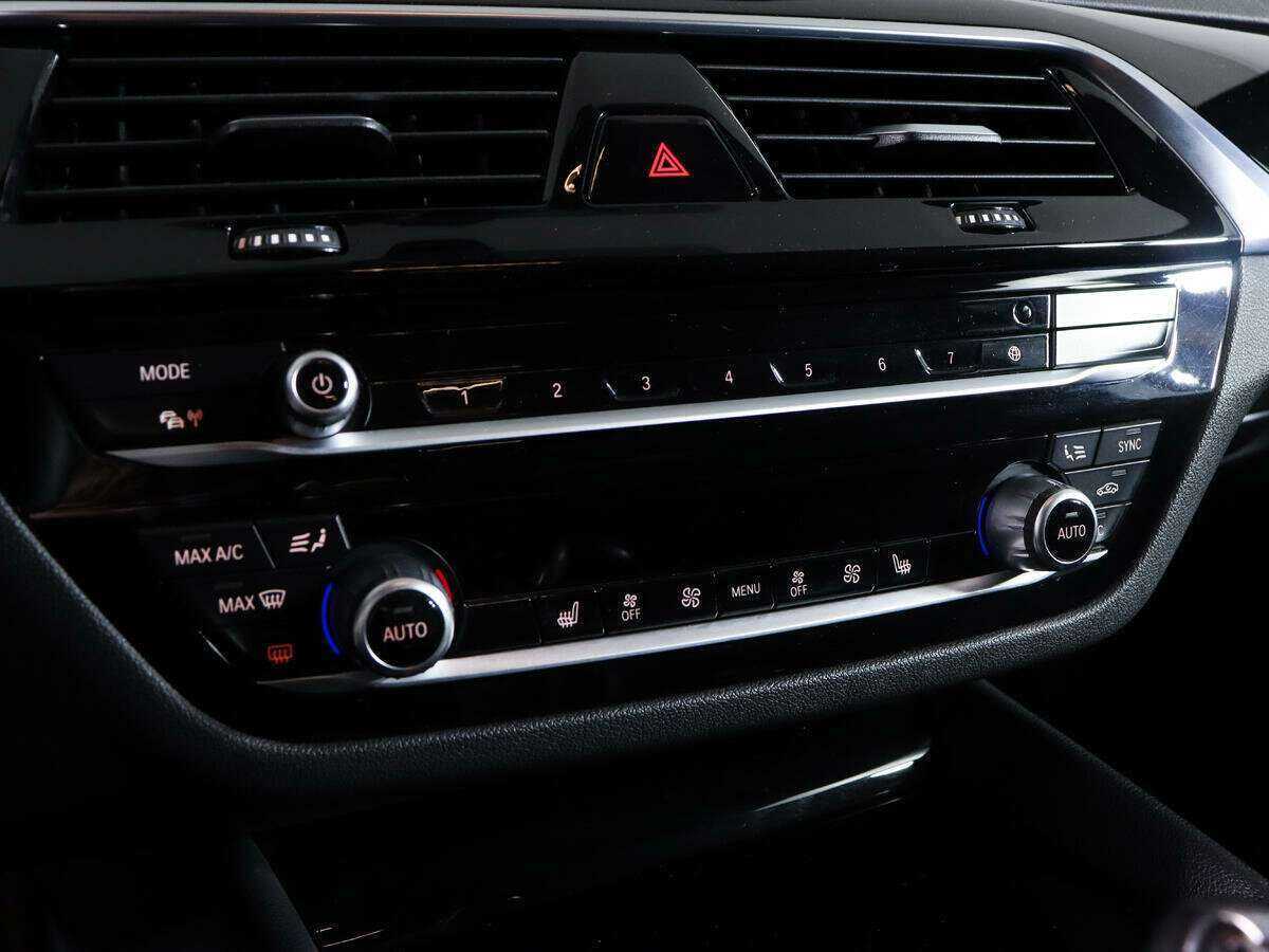 Купить BMW 5 серии 520d xDrive, 2018, 145 501 км, фото №18