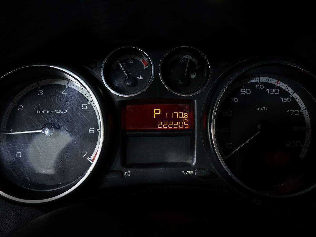 Купить Peugeot 308, 2010, 222 204 км, фото №9