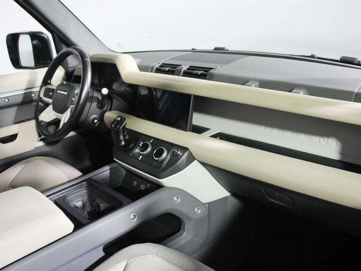 Купить Land Rover Defender 110, 2020, 117 950 км, фото №8