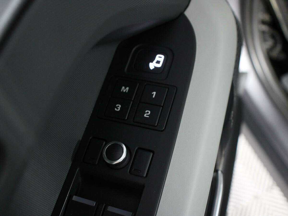 Купить Land Rover Defender 110, 2020, 117 950 км, фото №21