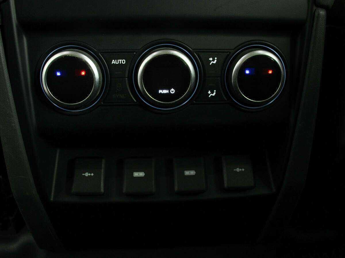 Купить Land Rover Defender 110, 2020, 117 950 км, фото №28