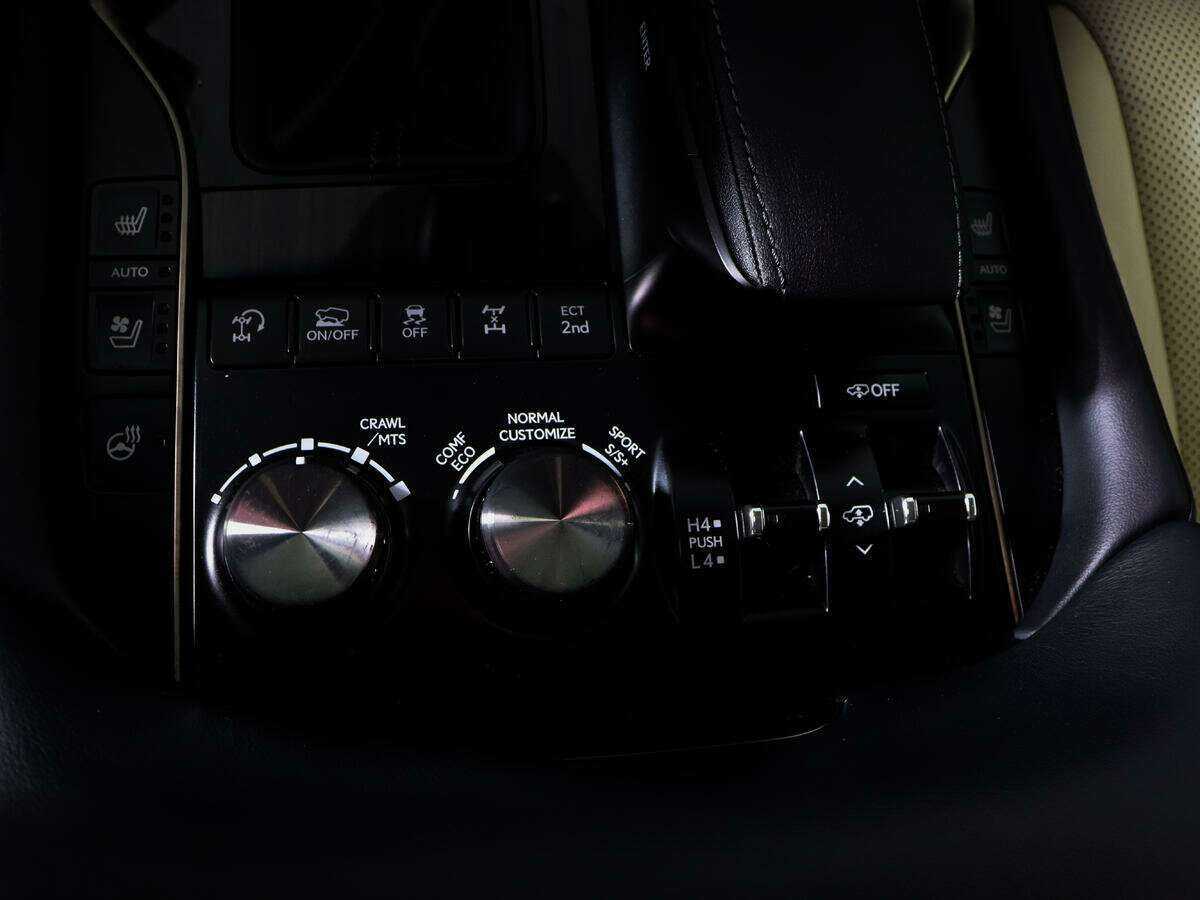 Купить Lexus LX 450d, 2017, 126 989 км, фото №24