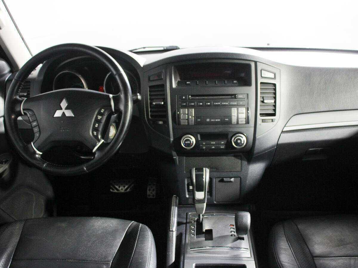 Купить Mitsubishi Pajero, 2011, 284 635 км, фото №10