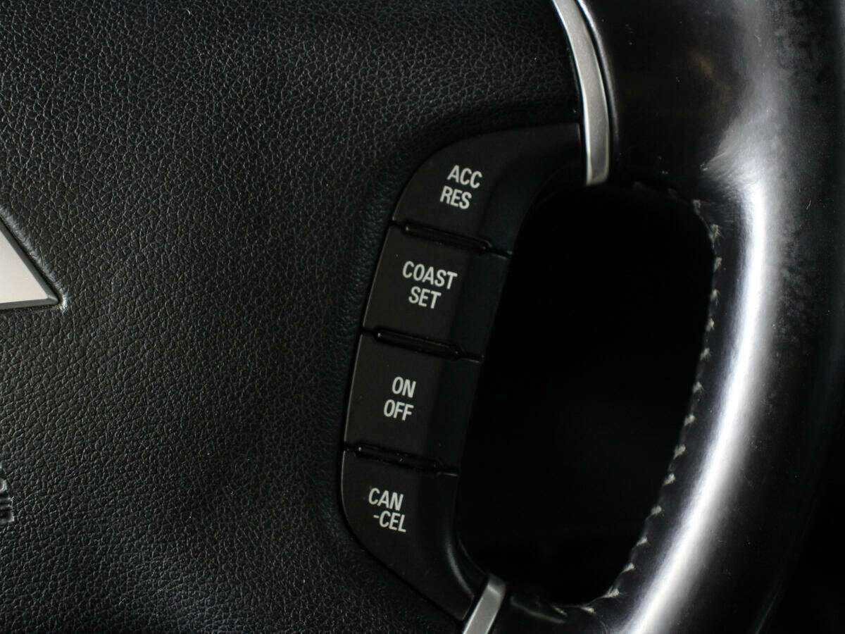 Купить Mitsubishi Pajero, 2011, 284 635 км, фото №16