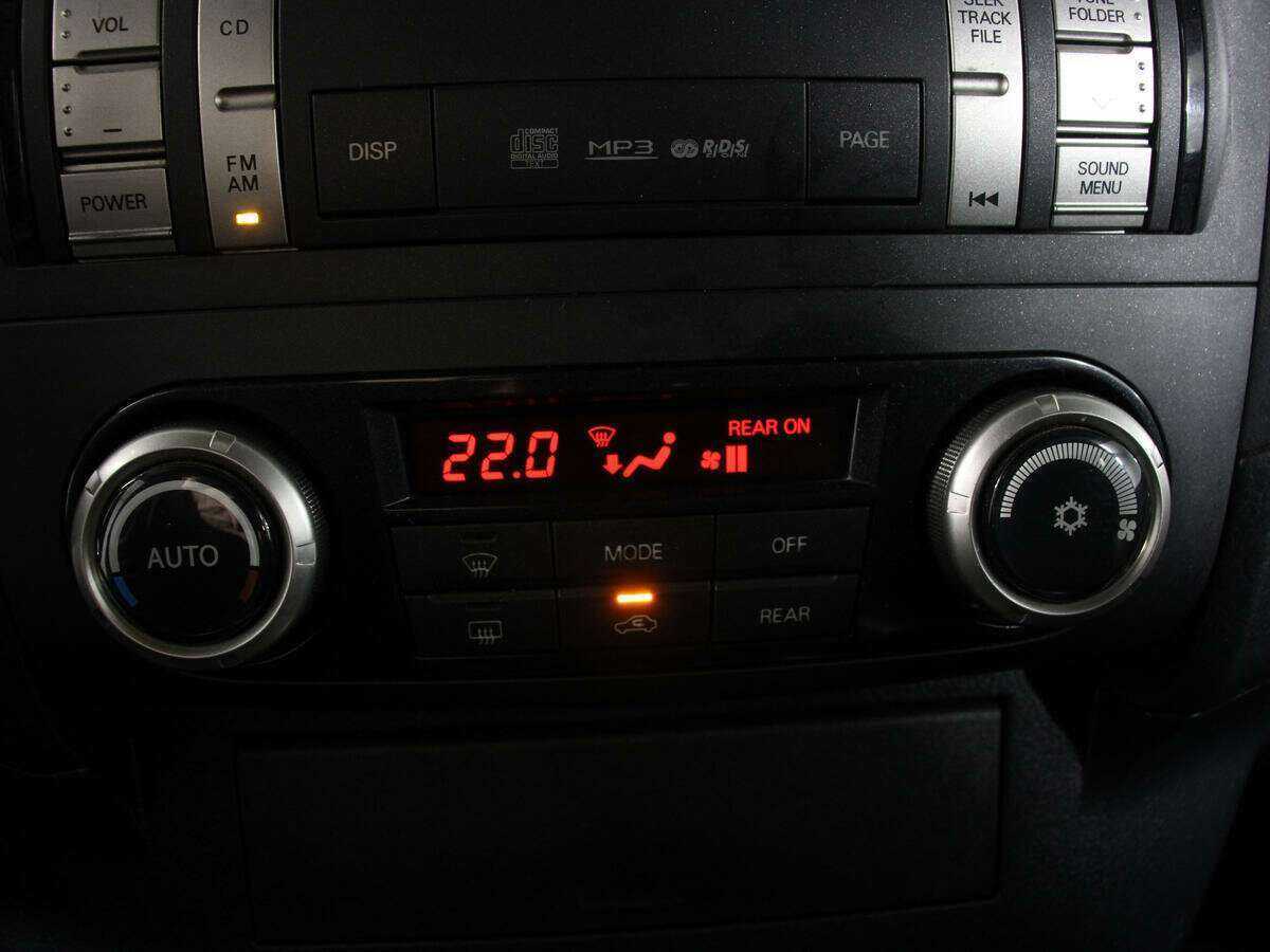 Купить Mitsubishi Pajero, 2011, 284 635 км, фото №19