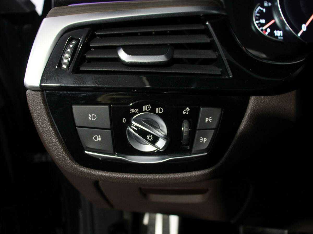 Купить BMW 5 серии 540i xDrive, 2017, 75 124 км, фото №14