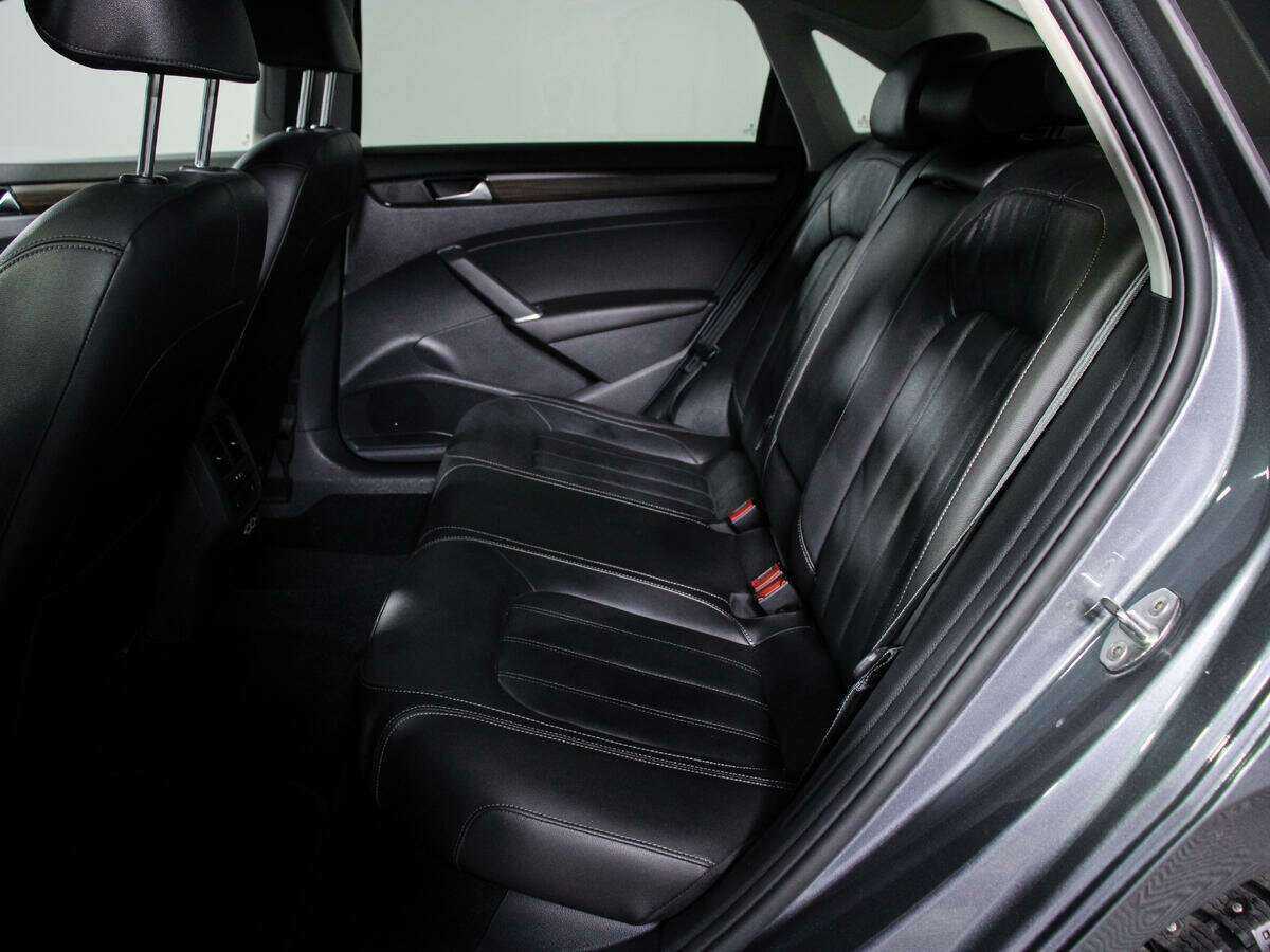 Купить Volkswagen Passat (North America and China), 2021, 12 832 км, фото №6