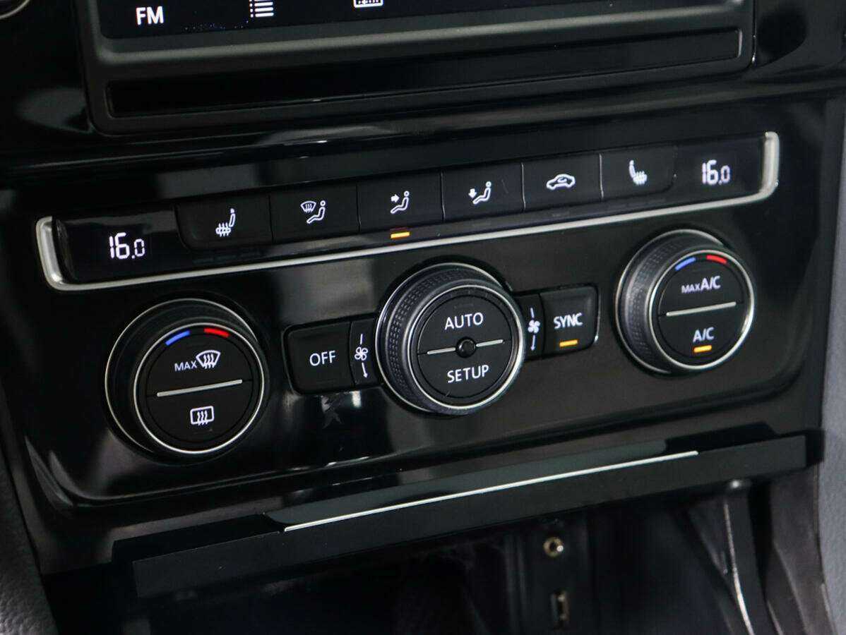 Купить Volkswagen Golf, 2013, 130 000 км, фото №16