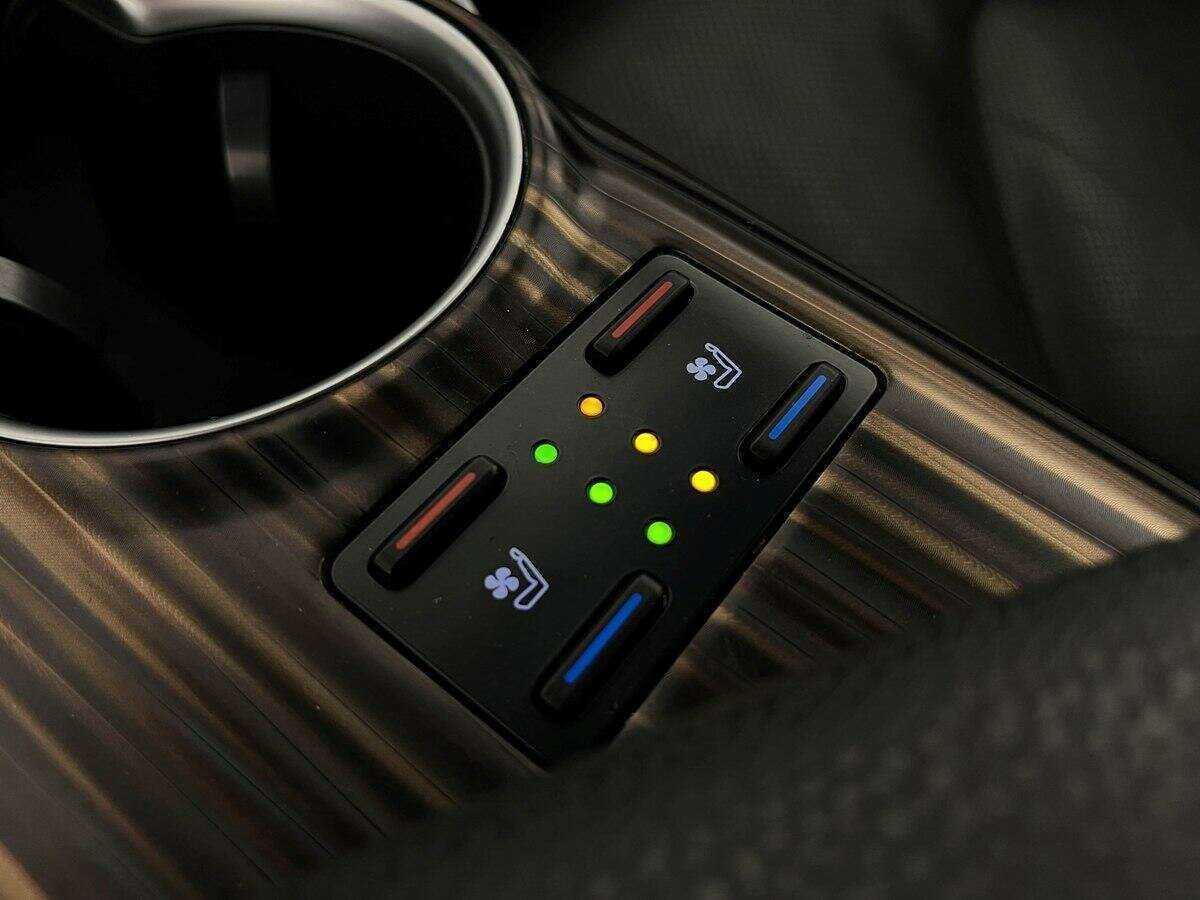 Купить Toyota Camry, 2019, 32 110 км, фото №12