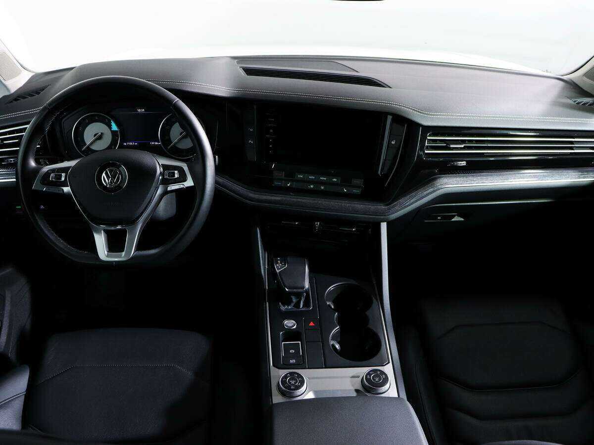 Купить Volkswagen Touareg, 2019, 139 110 км, фото №10