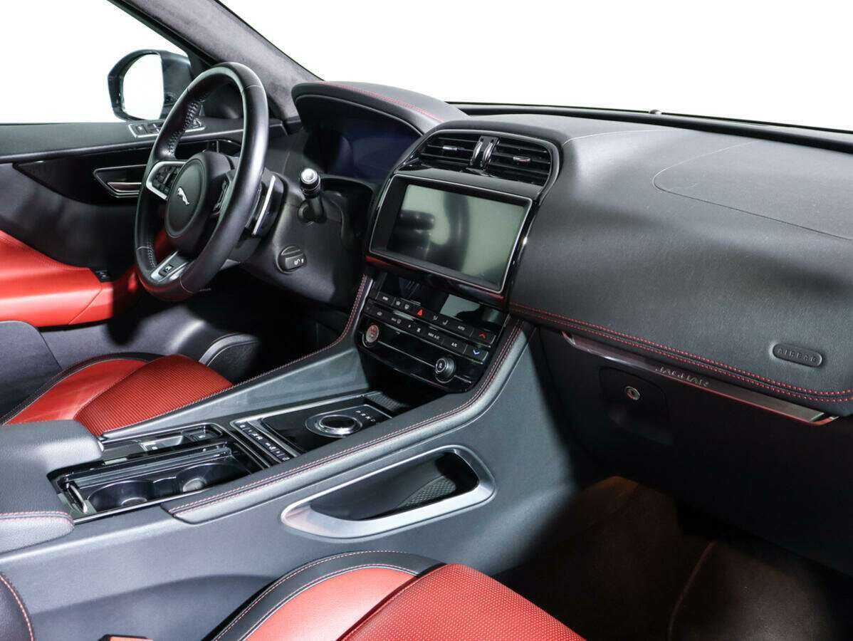 Купить Jaguar F-Pace, 2018, 81 000 км, фото №9