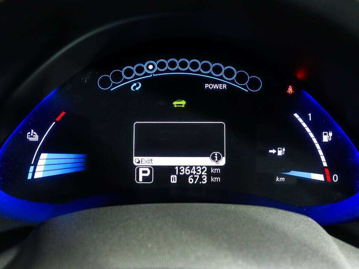 Купить Nissan Leaf, 2011, 136 431 км, фото №9