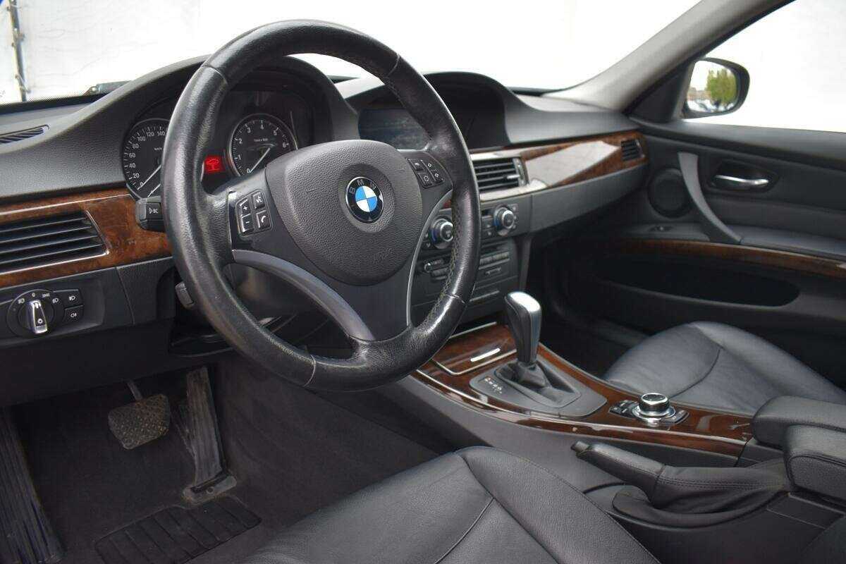 Купить BMW 3 серии 325i, 2009, 219 667 км, фото №13