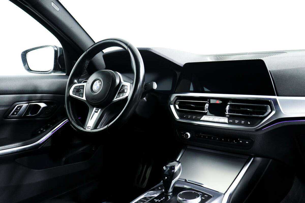 Купить BMW 3 серии 330i, 2019, 111 010 км, фото №9