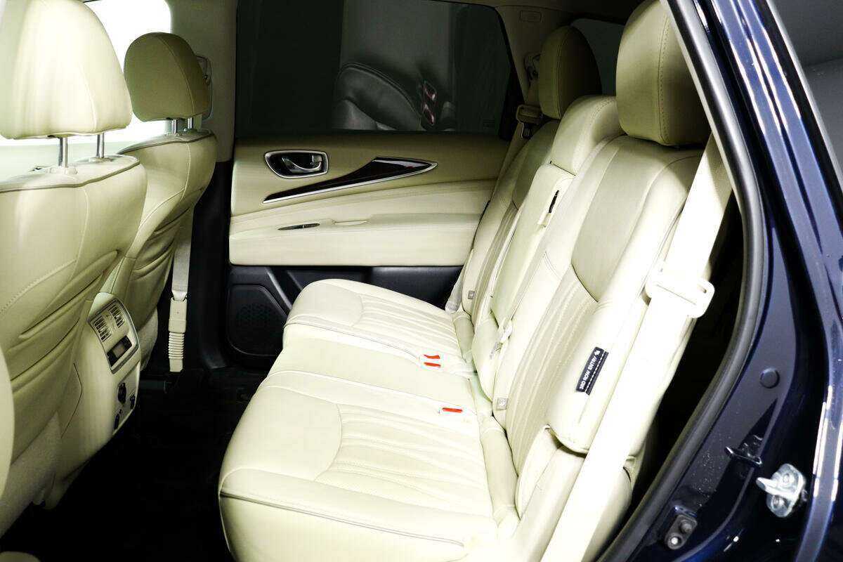 Купить Infiniti QX60, 2018, 72 834 км, фото №12