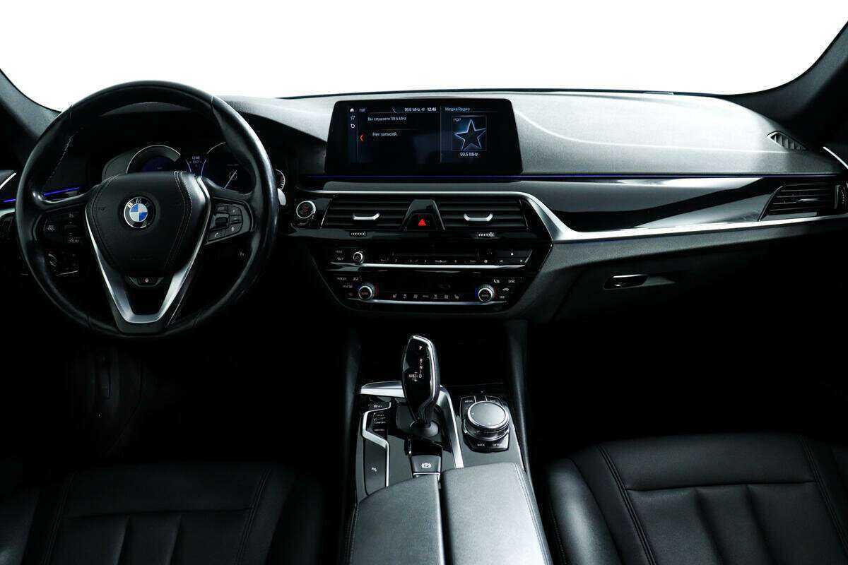 Купить BMW 5 серии 530i xDrive, 2017, 133 960 км, фото №10