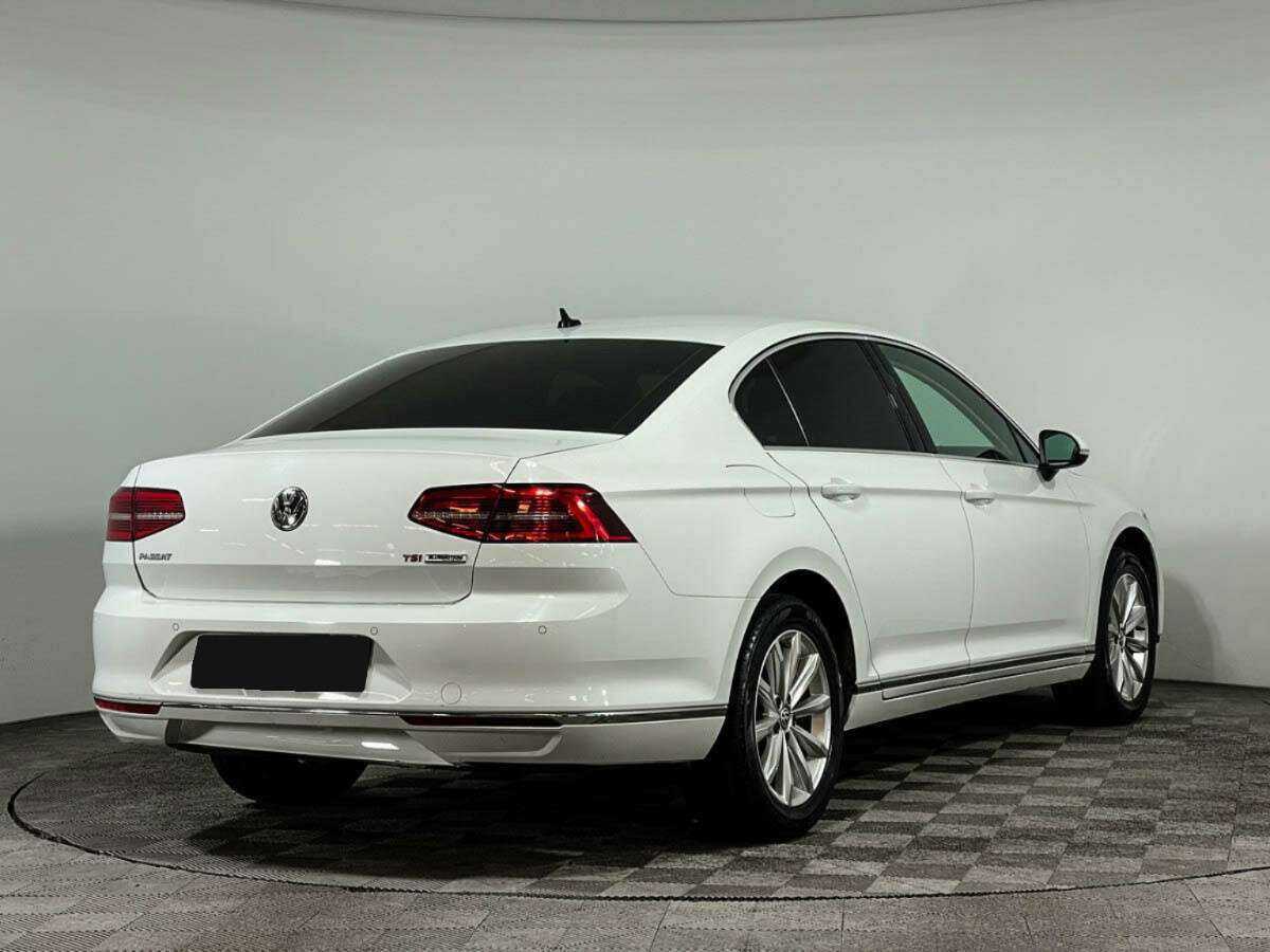 Купить Volkswagen Passat, 2017, 106 250 км, фото №5
