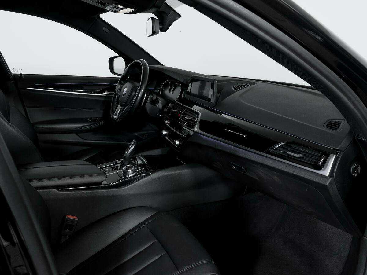 Купить BMW 5 серии 520i, 2017, 132 520 км, фото №9