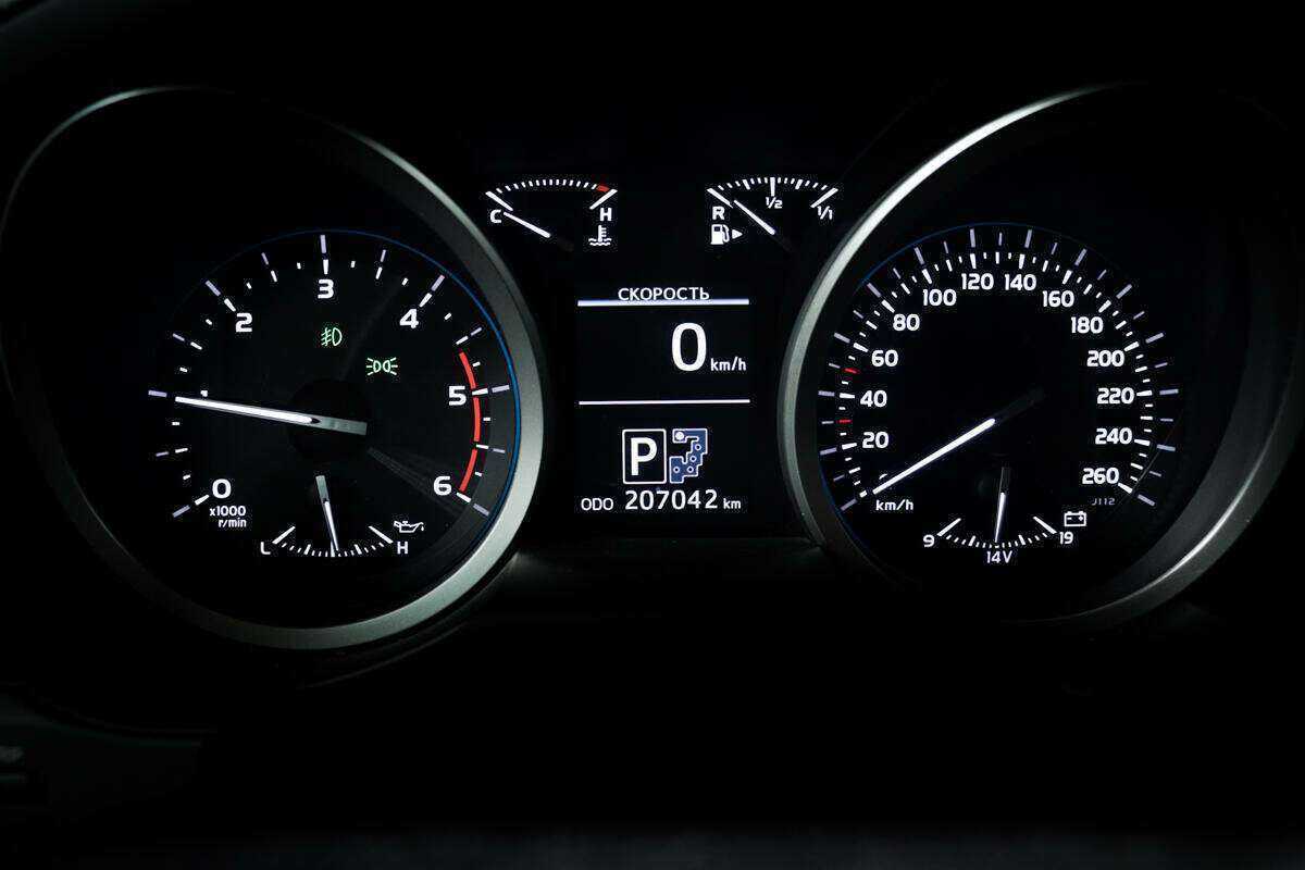 Купить Toyota Land Cruiser, 2012, 206 300 км, фото №10