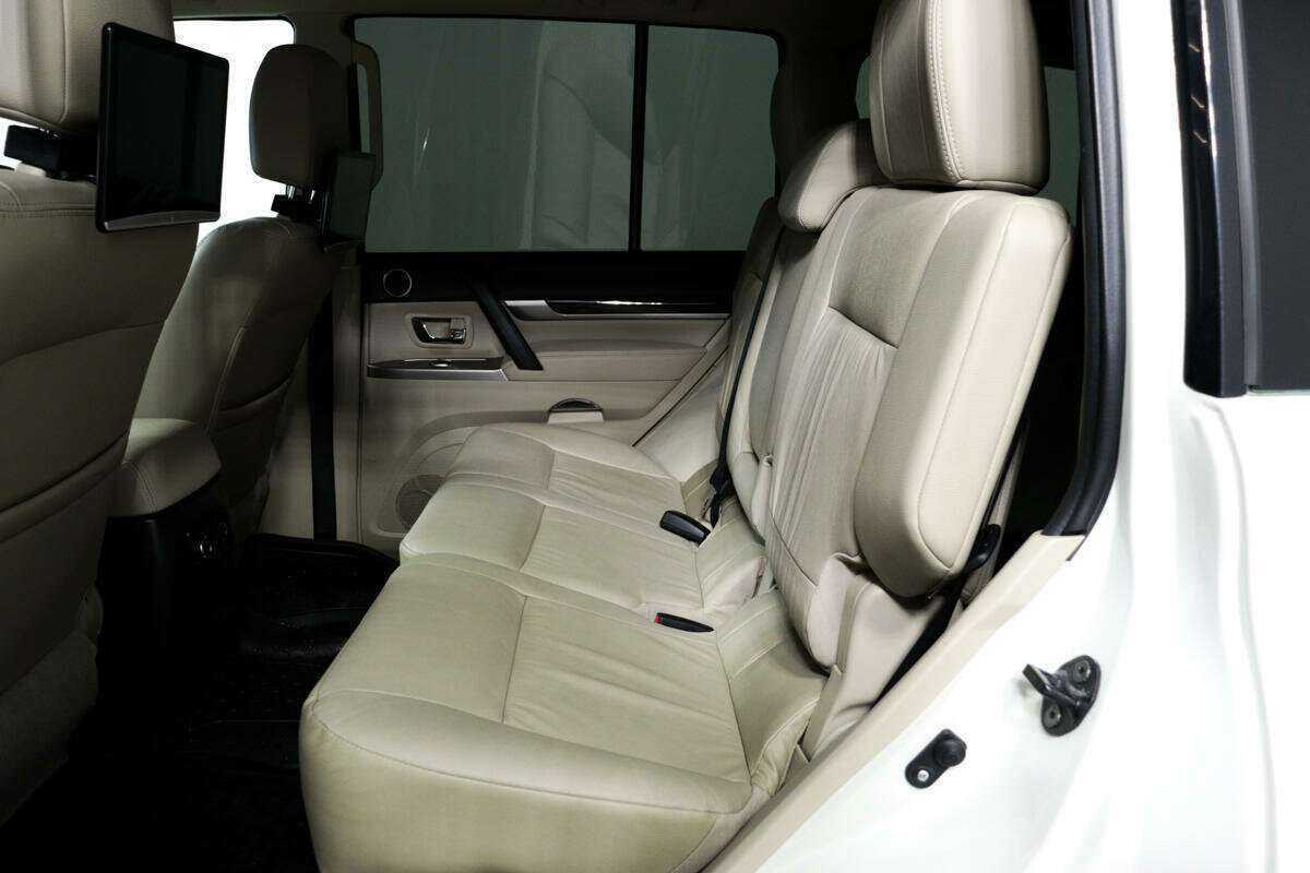 Купить Mitsubishi Pajero, 2019, 10 957 км, фото №11