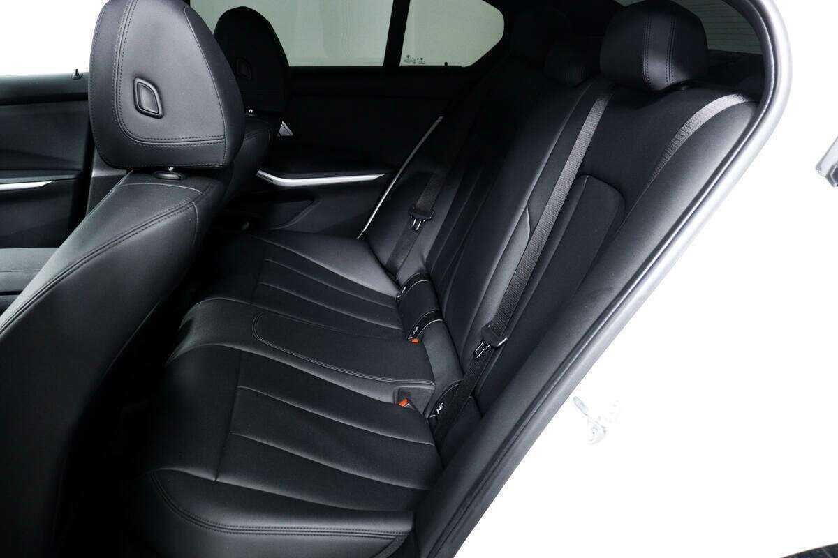 Купить BMW 3 серии 318d, 2019, 95 150 км, фото №12