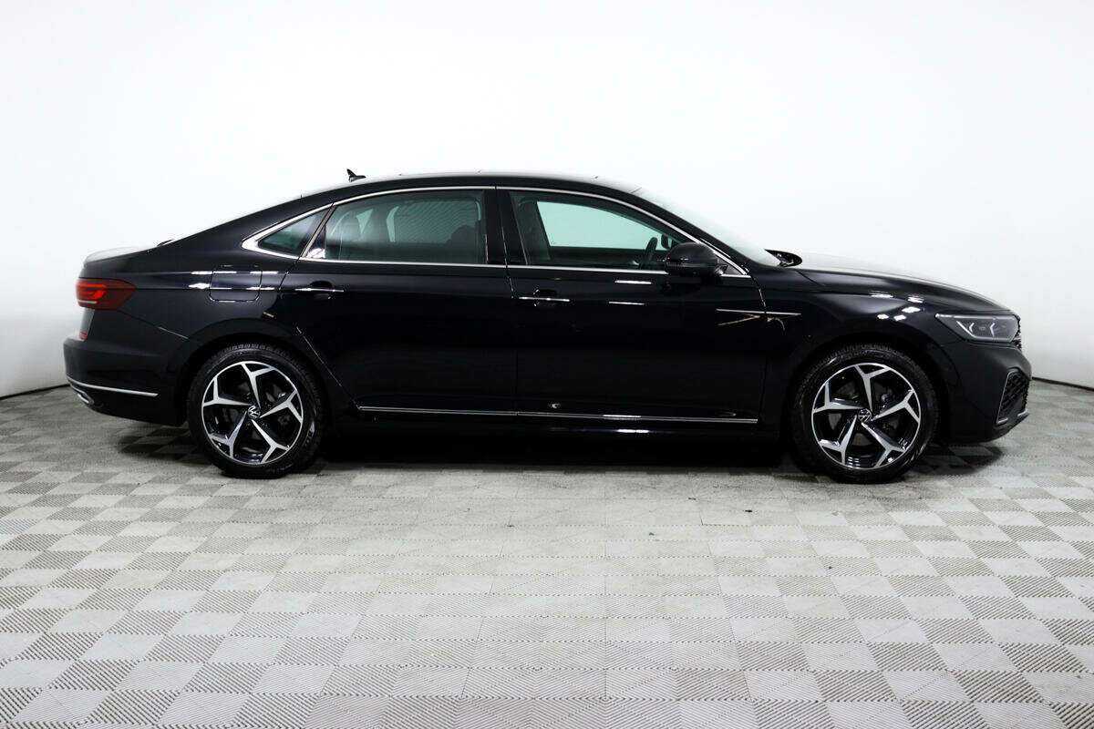 Купить Volkswagen Passat (North America and China), 2023, 8 628 км, фото №4
