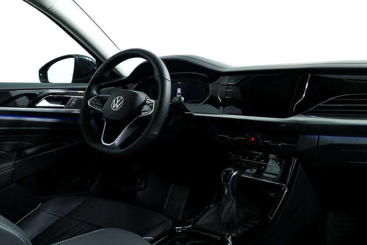 Купить Volkswagen Passat (North America and China), 2023, 8 628 км, фото №9