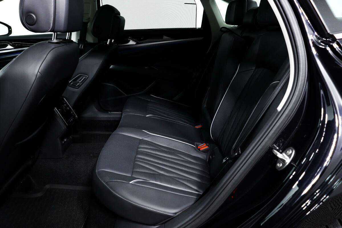 Купить Volkswagen Passat (North America and China), 2023, 8 628 км, фото №12