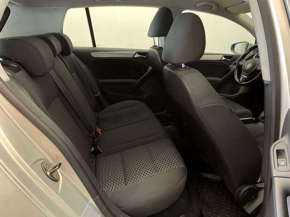 Купить Volkswagen Golf, 2010, 81 781 км, фото №8